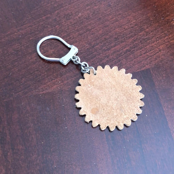 Vintage Engraved Keychain - Picture 2 of 3